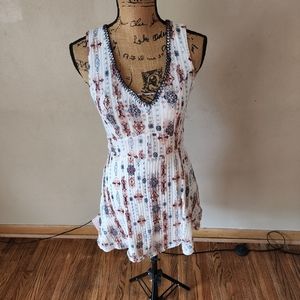 Three Pink Hearts Beige White Floral Sleeveless V-Neck Tunic Top Size Me…